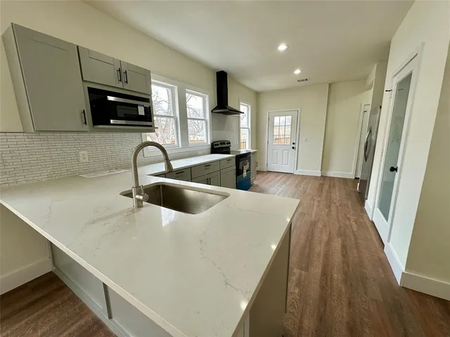 a view of walk in closet