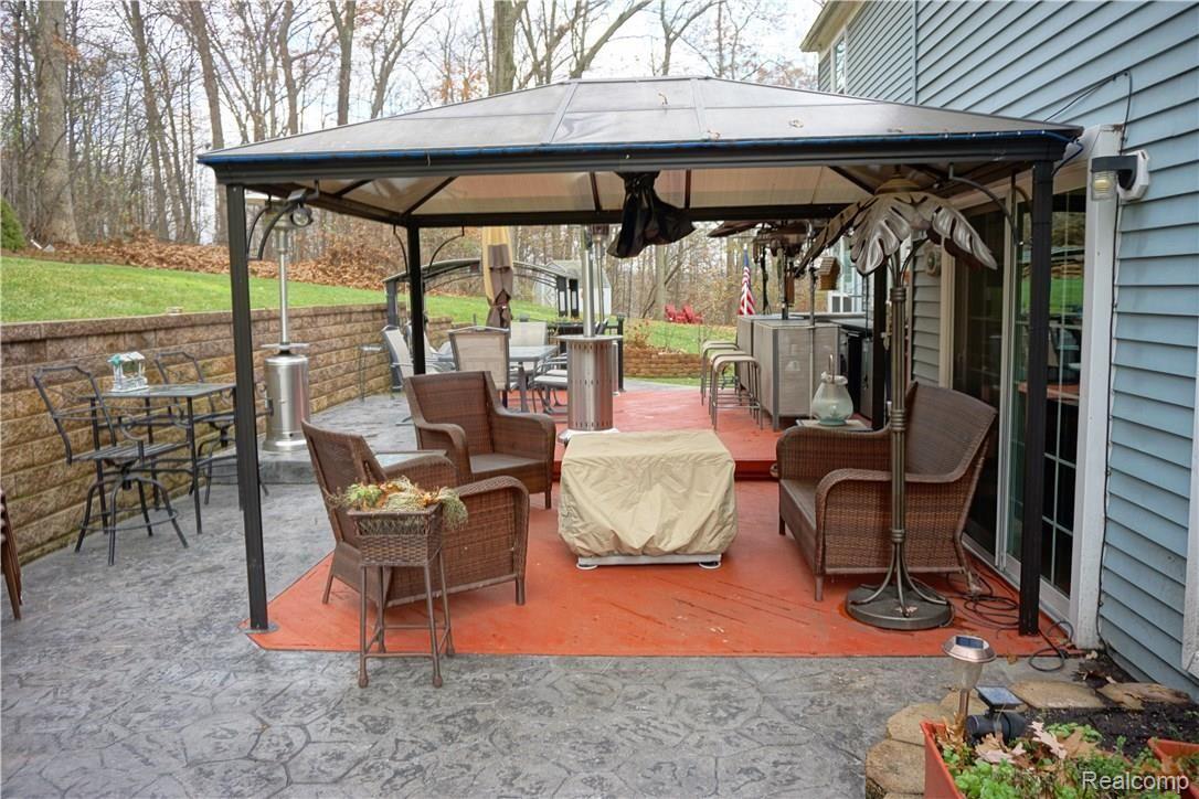 424 Ivy Wood Court Rochester, MI 48307 - Photo 24 of 27 DSC00128.JPG