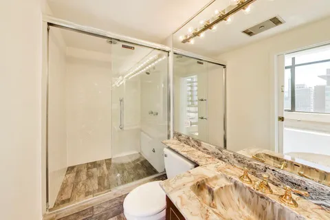 $1,350,000 | 1 East Schiller Street, Unit PHW, Chicago, IL 60610