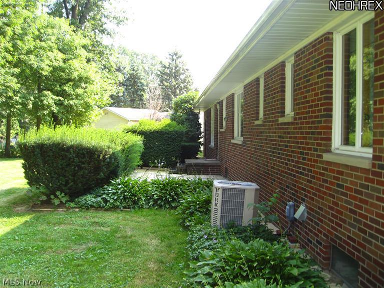 5765 Nolley Road Akron, OH 44319 - Photo 2 of 25