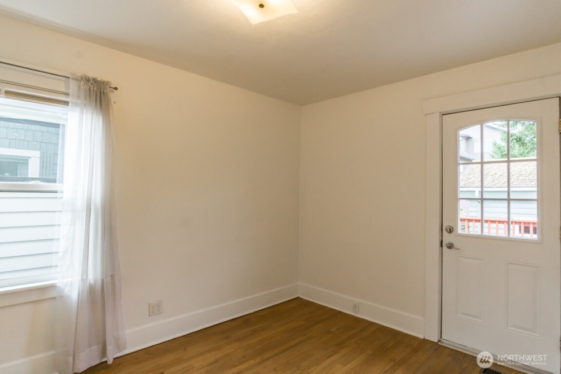 8341 26th Avenue Northwest Seattle, WA 98117 - Photo 11 of 19