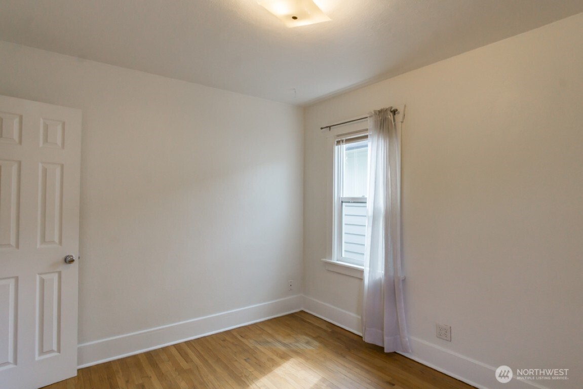 8341 26th Avenue Northwest Seattle, WA 98117 - Photo 12 of 19