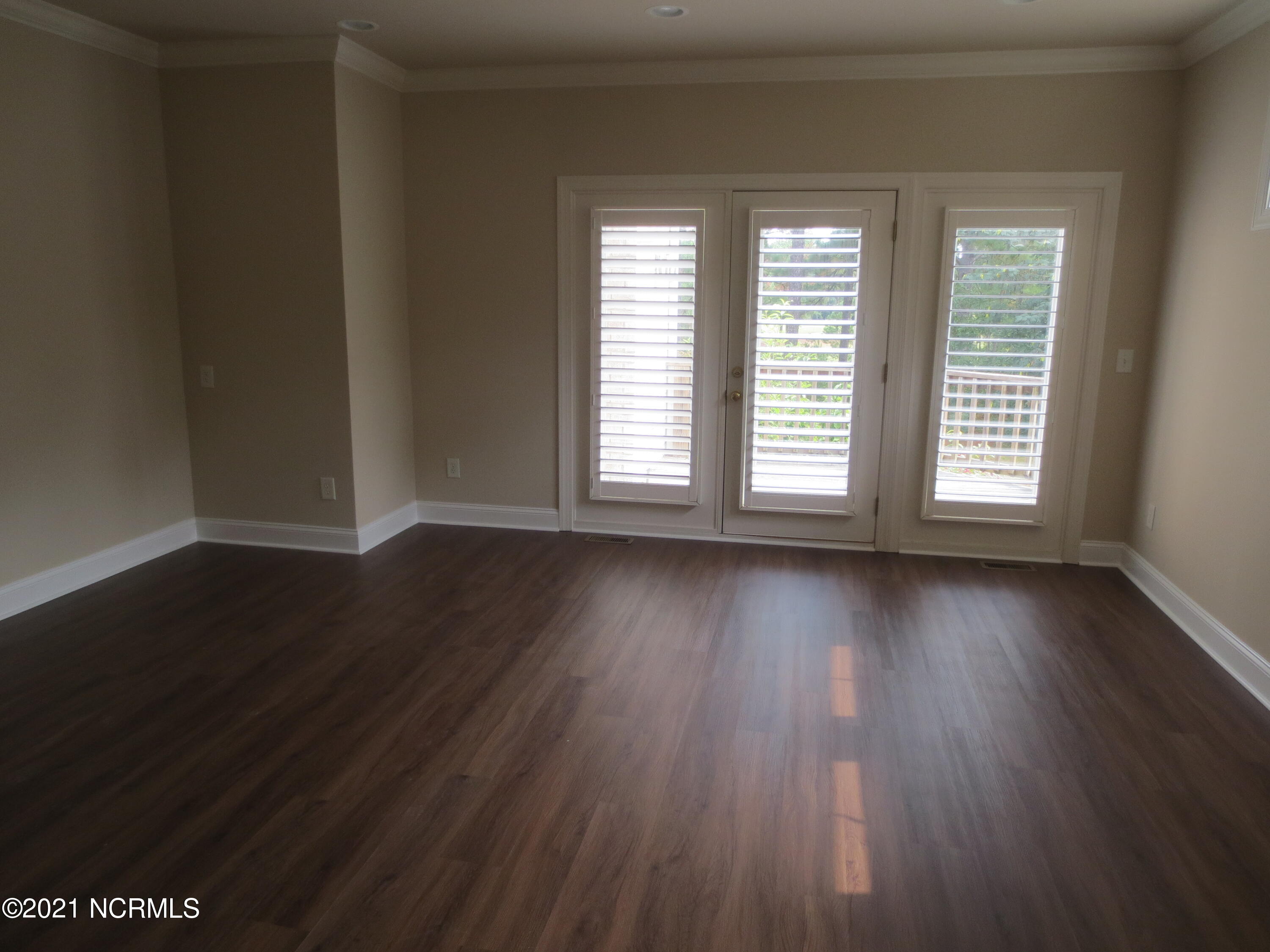 8 Country Club Boulevard Whispering Pines, NC 28327 - Photo 14 of 21 IMG_0027