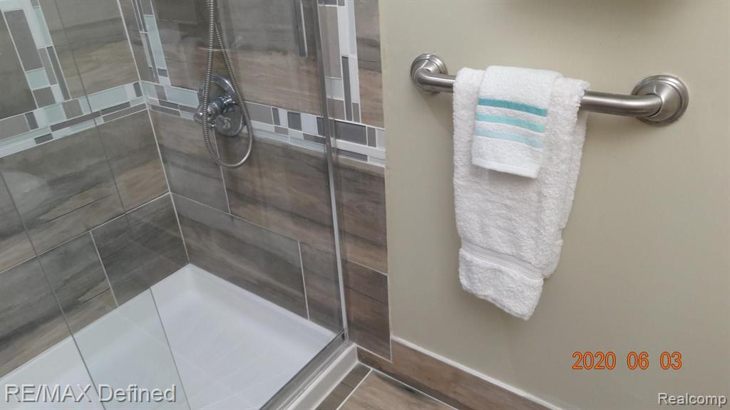 1675 Huntington Park, Unit E Rochester Hills, MI 48309 - Photo 31 of 33