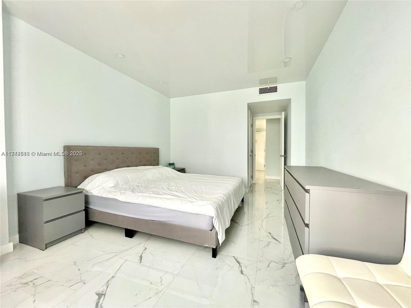 1980 South Ocean Drive, Unit 15Q Hallandale Beach, FL 33009 - Photo 15 of 41