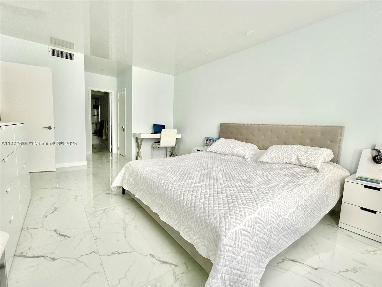 1980 South Ocean Drive, Unit 15Q Hallandale Beach, FL 33009 - Photo 16 of 41