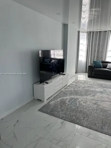 $4,220 | 1980 South Ocean Drive, Unit 15Q, Hallandale Beach, FL 33009