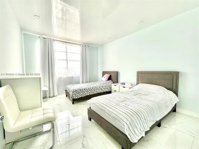 $4,220 | 1980 South Ocean Drive, Unit 15Q, Hallandale Beach, FL 33009