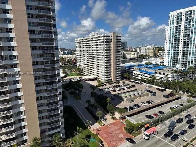 $4,220 | 1980 South Ocean Drive, Unit 15Q, Hallandale Beach, FL 33009