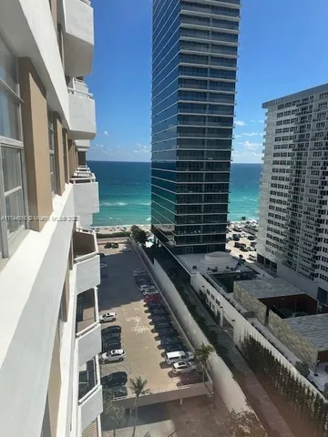 $4,220 | 1980 South Ocean Drive, Unit 15Q, Hallandale Beach, FL 33009