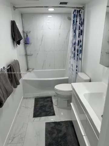 $4,220 | 1980 South Ocean Drive, Unit 15Q, Hallandale Beach, FL 33009