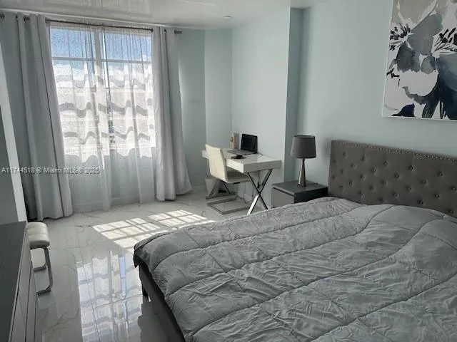 $4,220 | 1980 South Ocean Drive, Unit 15Q, Hallandale Beach, FL 33009