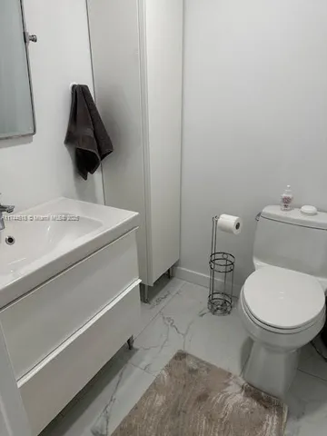 $4,220 | 1980 South Ocean Drive, Unit 15Q, Hallandale Beach, FL 33009