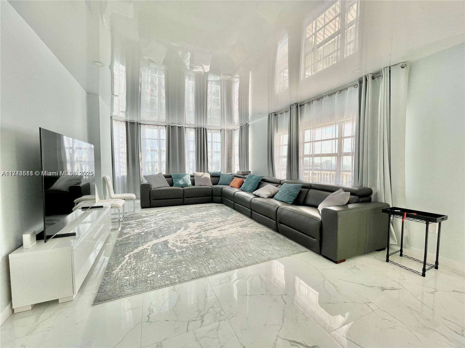 1980 South Ocean Drive, Unit 15Q Hallandale Beach, FL 33009 - Photo 5 of 41