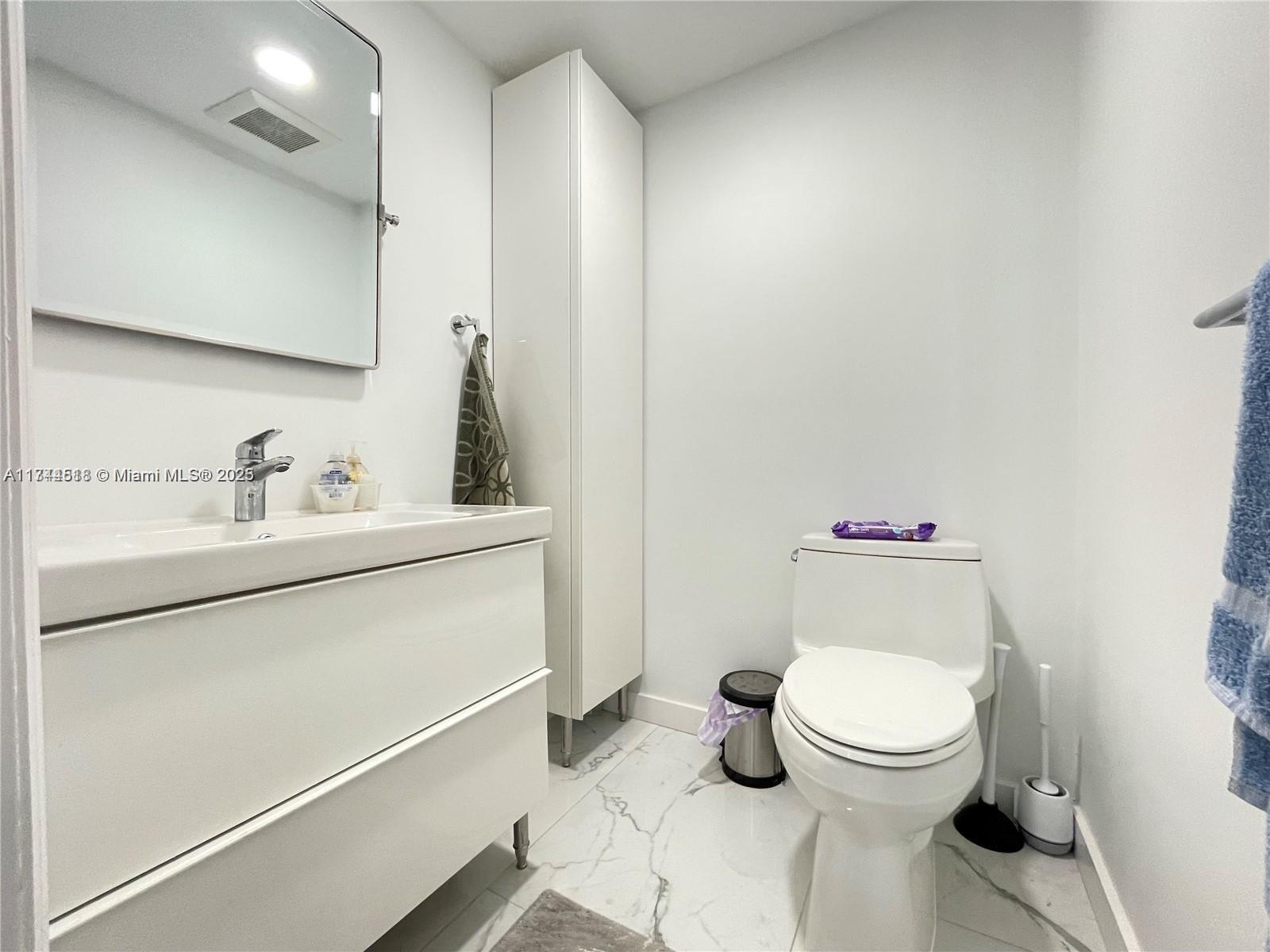 1980 South Ocean Drive, Unit 15Q Hallandale Beach, FL 33009 - Photo 8 of 41