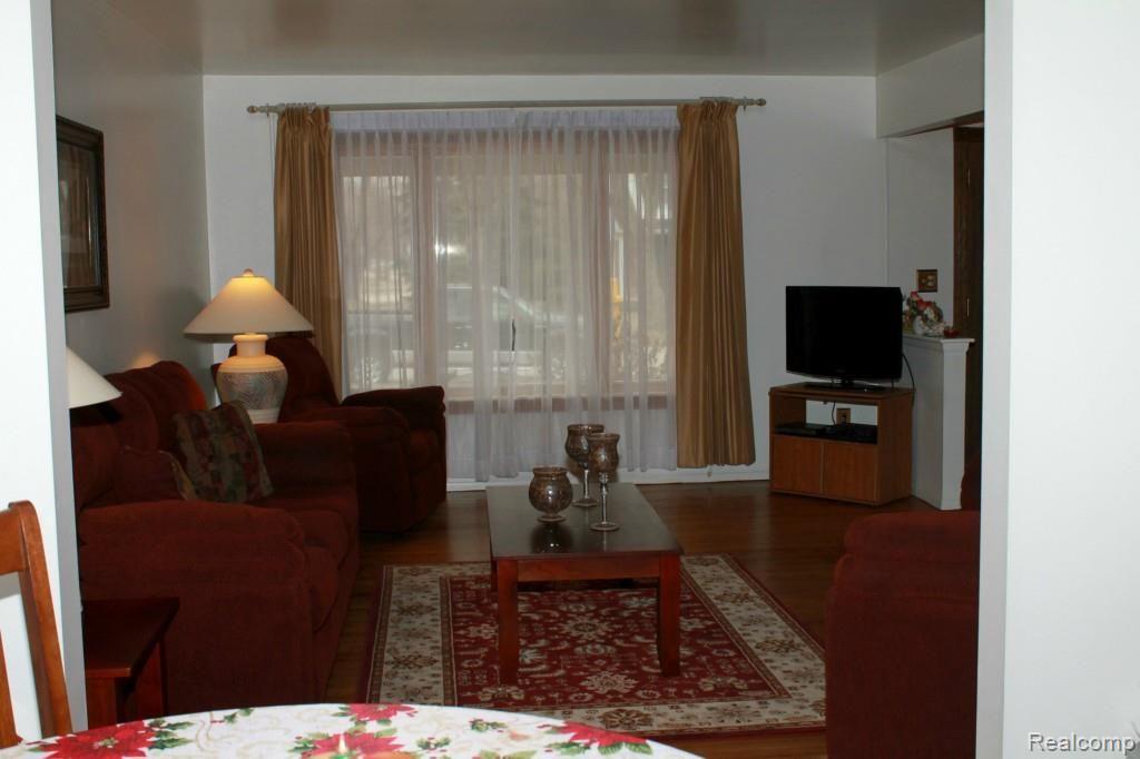 IMG_0276RV.jpg