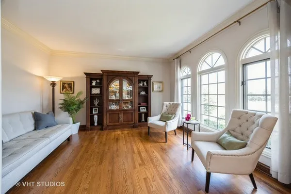 $1,200,000 | 6100 Timber Ridge Court, Indian Head Park, IL 60525