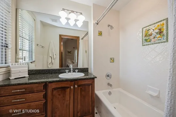 $1,200,000 | 6100 Timber Ridge Court, Indian Head Park, IL 60525