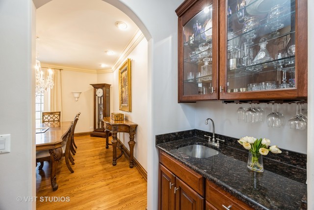 6100 Timber Ridge Court Indian Head Park, IL 60525 - Photo 6 of 38