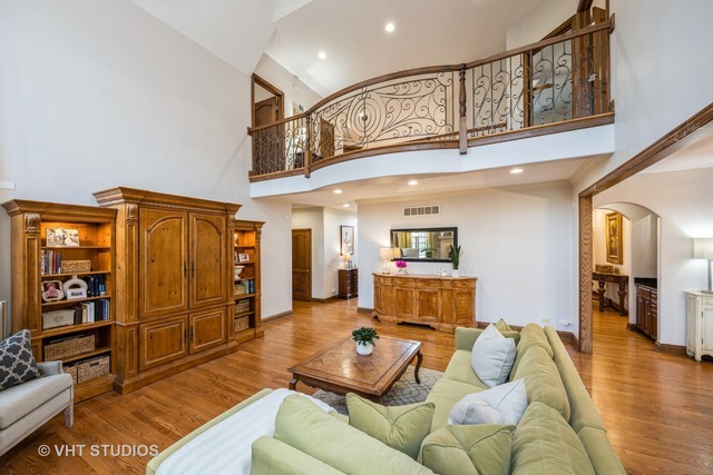 6100 Timber Ridge Court Indian Head Park, IL 60525 - Photo 9 of 38