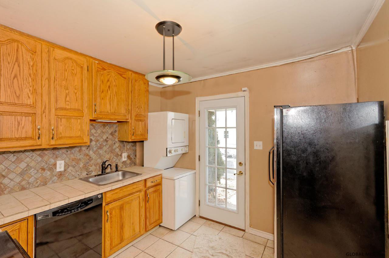 1964 Clement Road Rotterdam, NY 12303 - Photo 6 of 20 Photo 6