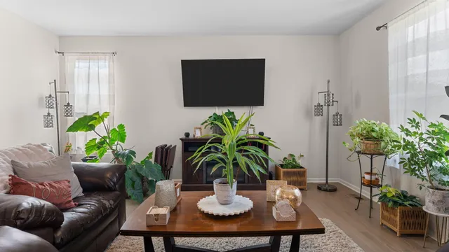 $529,900 | 10196 Meadowmere Place, Saline, MI 48176