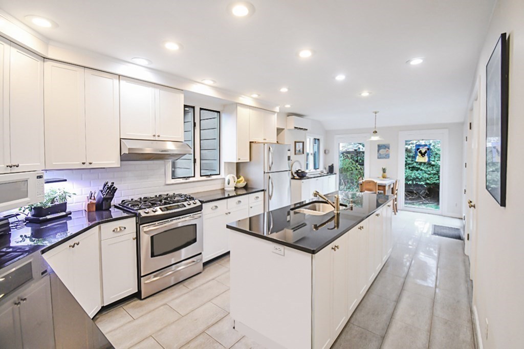 4 Ridgefield Road Winchester, MA 01890 - Photo 11 of 33