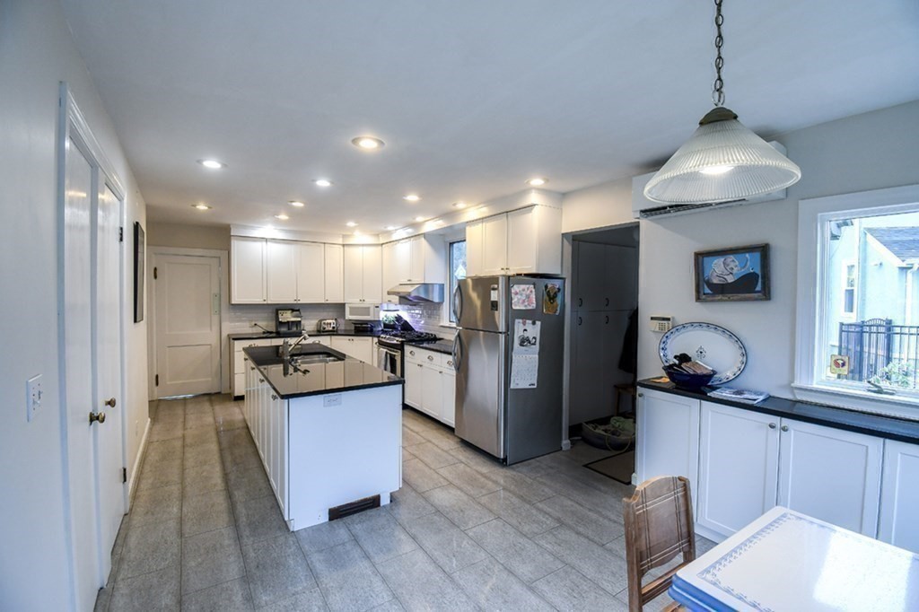 4 Ridgefield Road Winchester, MA 01890 - Photo 13 of 33