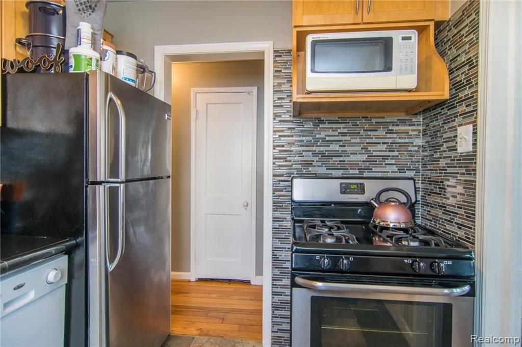 1609 Harvard Road Berkley, MI 48072 - Photo 12 of 37