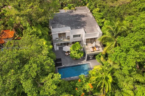 $4,750,000 | 3901 Kumquat Avenue, Miami, FL 33133