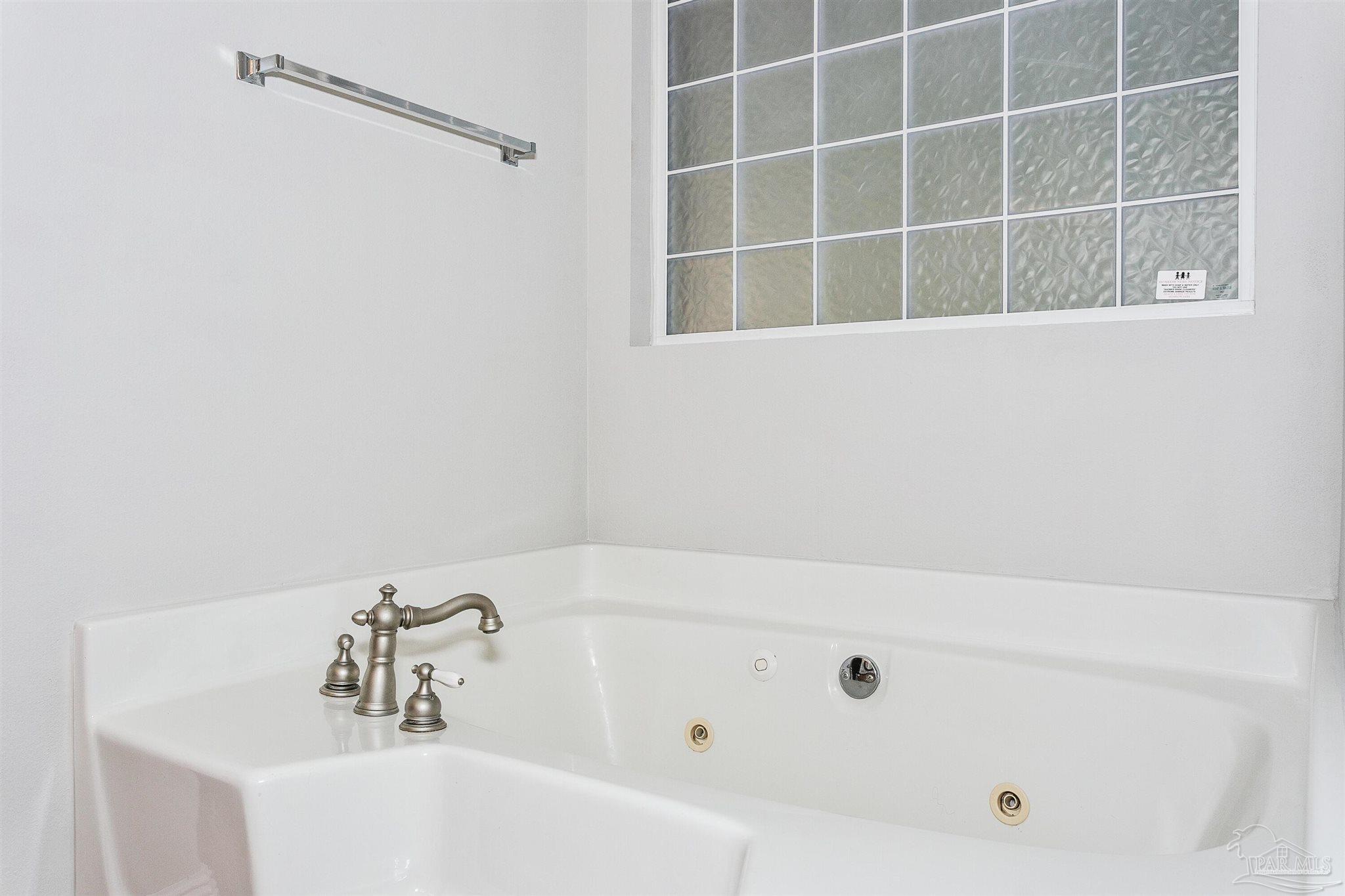 426 Turnberry Road Cantonment, FL 32533 - Photo 27 of 42 Gallery Image 27