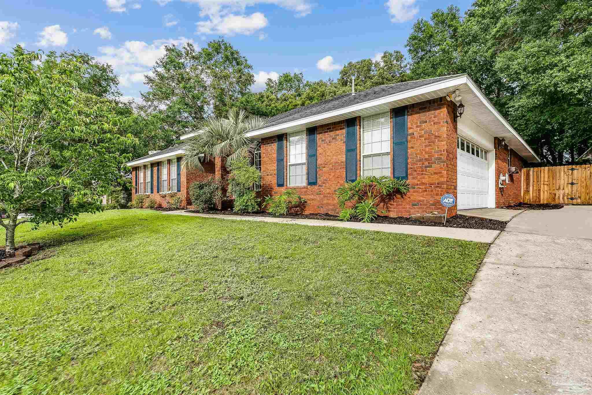426 Turnberry Road Cantonment, FL 32533 - Photo 3 of 42 Gallery Image 3