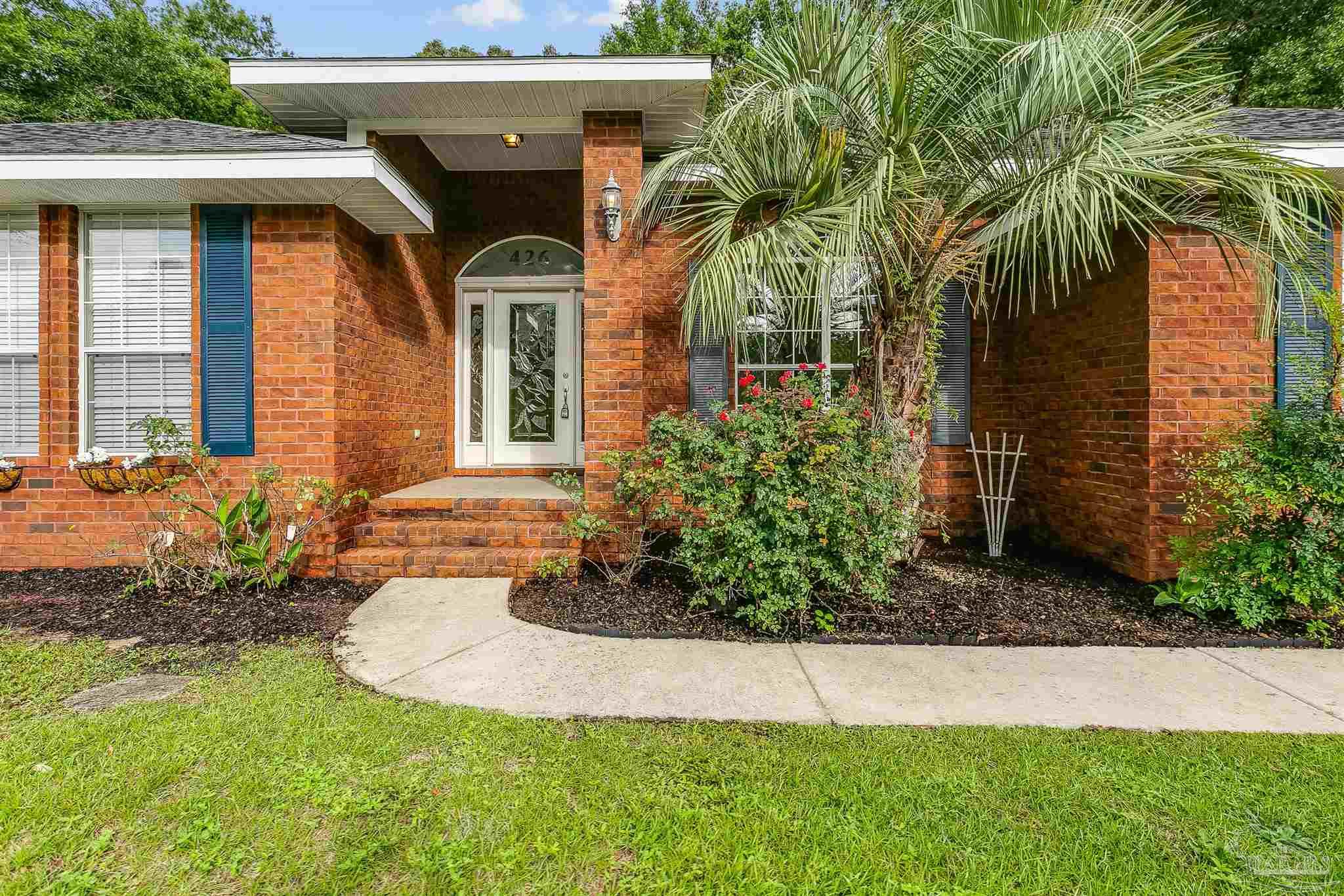 426 Turnberry Road Cantonment, FL 32533 - Photo 4 of 42 Gallery Image 4