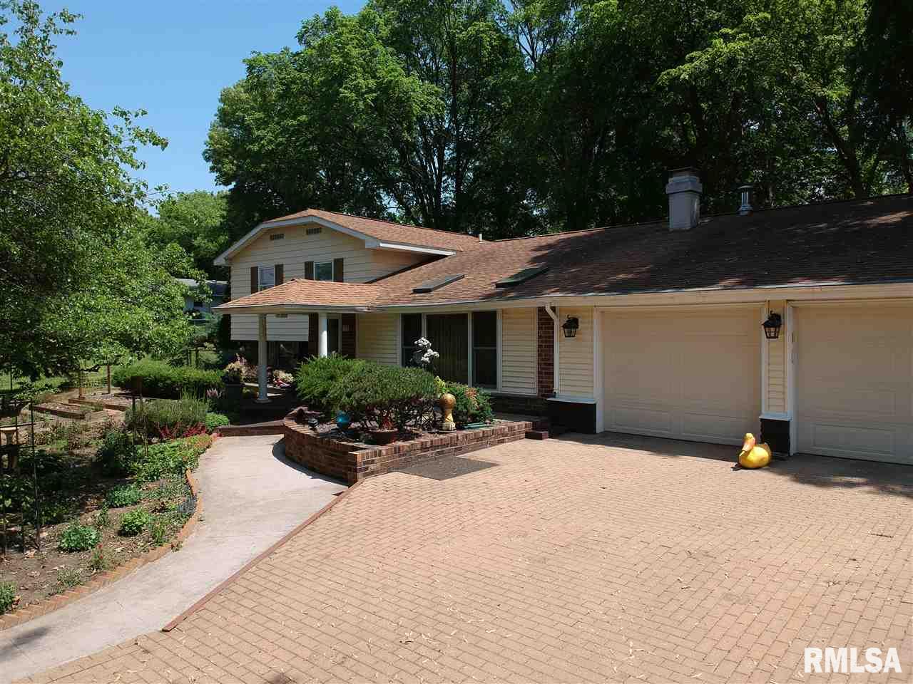 1104 Upper Spring Bay Road East Peoria, IL 61611 - Photo 3 of 36 Gallery Image 3