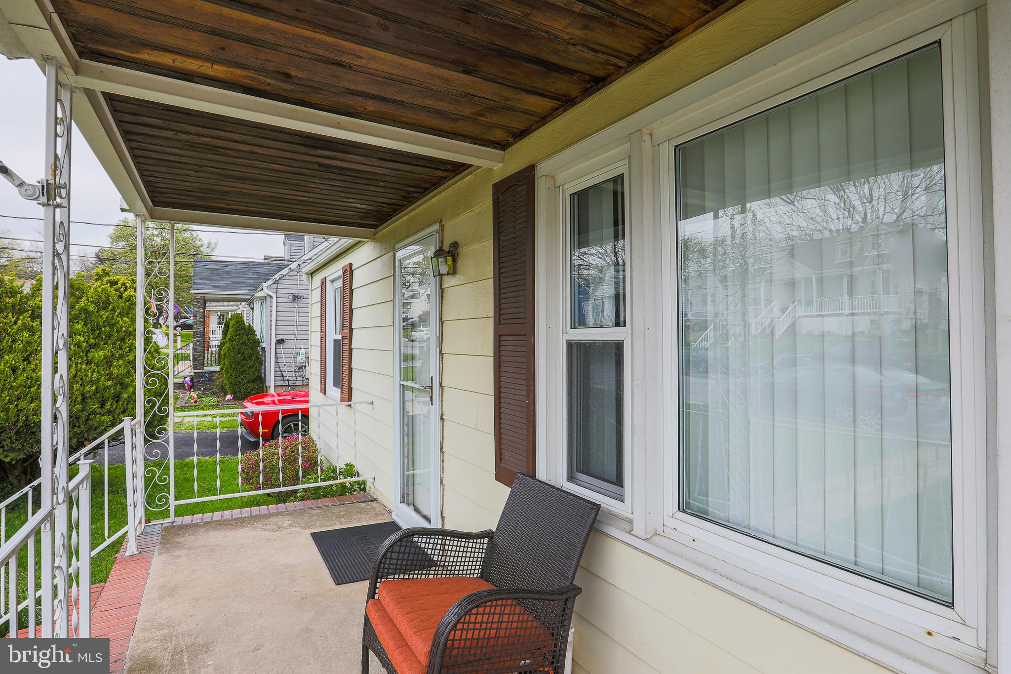 1222 Landover Road Baltimore, MD 21237 - Photo 4 of 28 Front Porch