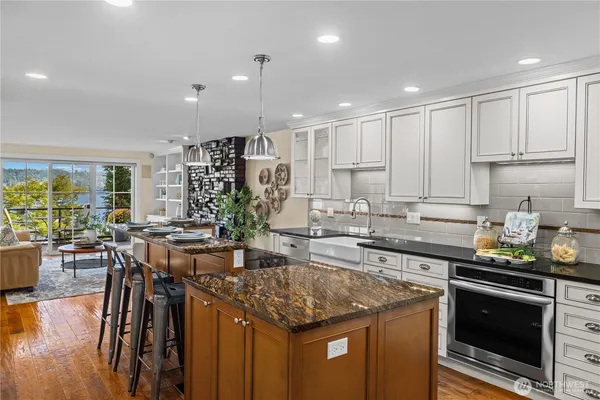 $4,788,800 | 528 West Lake Sammamish Parkway Southeast, Bellevue, WA 98008