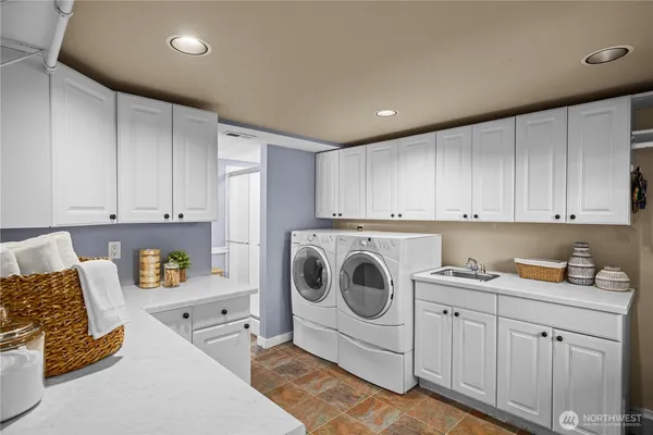 $4,788,800 | 528 West Lake Sammamish Parkway Southeast, Bellevue, WA 98008