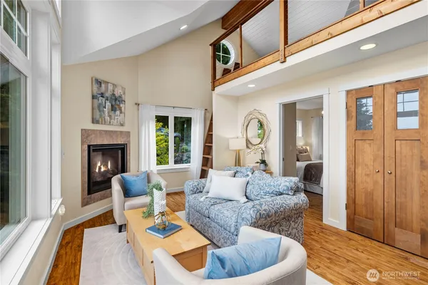 $4,788,800 | 528 West Lake Sammamish Parkway Southeast, Bellevue, WA 98008