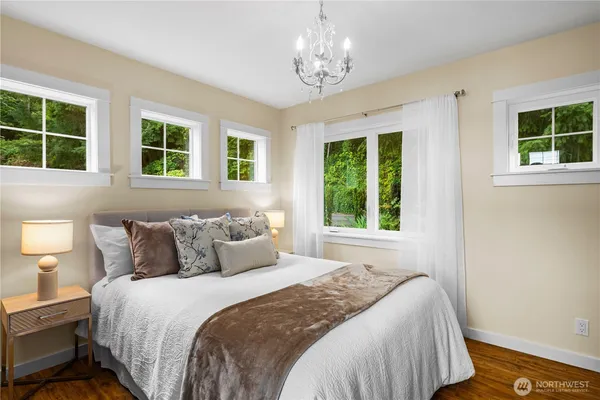 $4,788,800 | 528 West Lake Sammamish Parkway Southeast, Bellevue, WA 98008