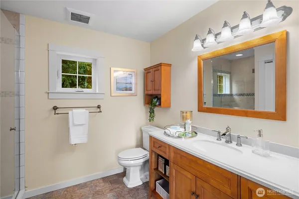 $4,788,800 | 528 West Lake Sammamish Parkway Southeast, Bellevue, WA 98008
