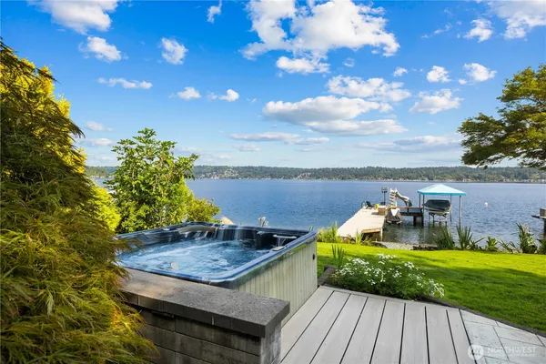 $4,788,800 | 528 West Lake Sammamish Parkway Southeast, Bellevue, WA 98008