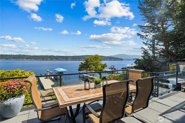 $4,788,800 | 528 West Lake Sammamish Parkway Southeast, Bellevue, WA 98008