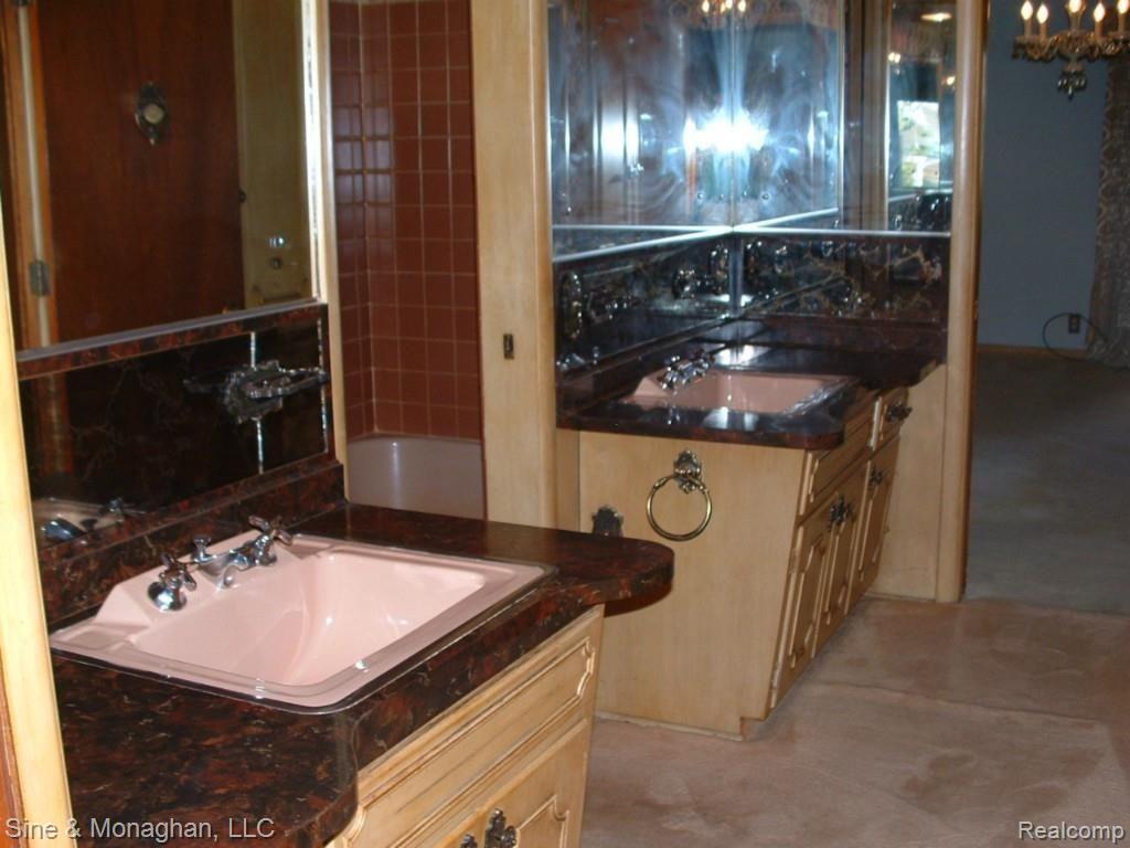 254 Stephens Road Grosse Pointe, MI 48236 - Photo 10 of 22 DSCF0370.jpg