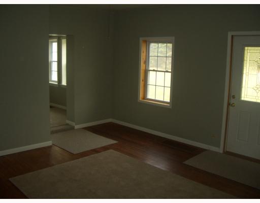 106 Hannahstown Road Butler, PA 16002 - Photo 5 of 15 Living Room.