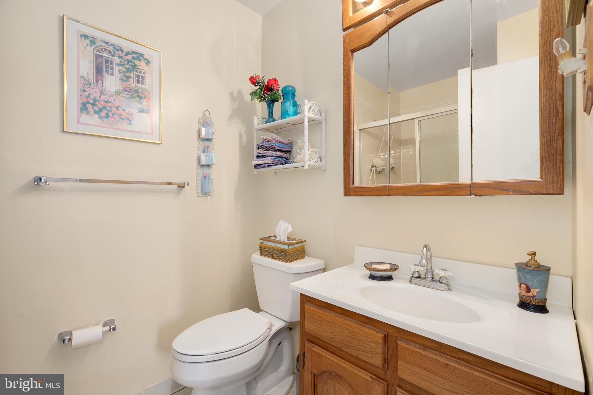12349 Coleraine Court Reston, VA 20191 - Photo 17 of 36