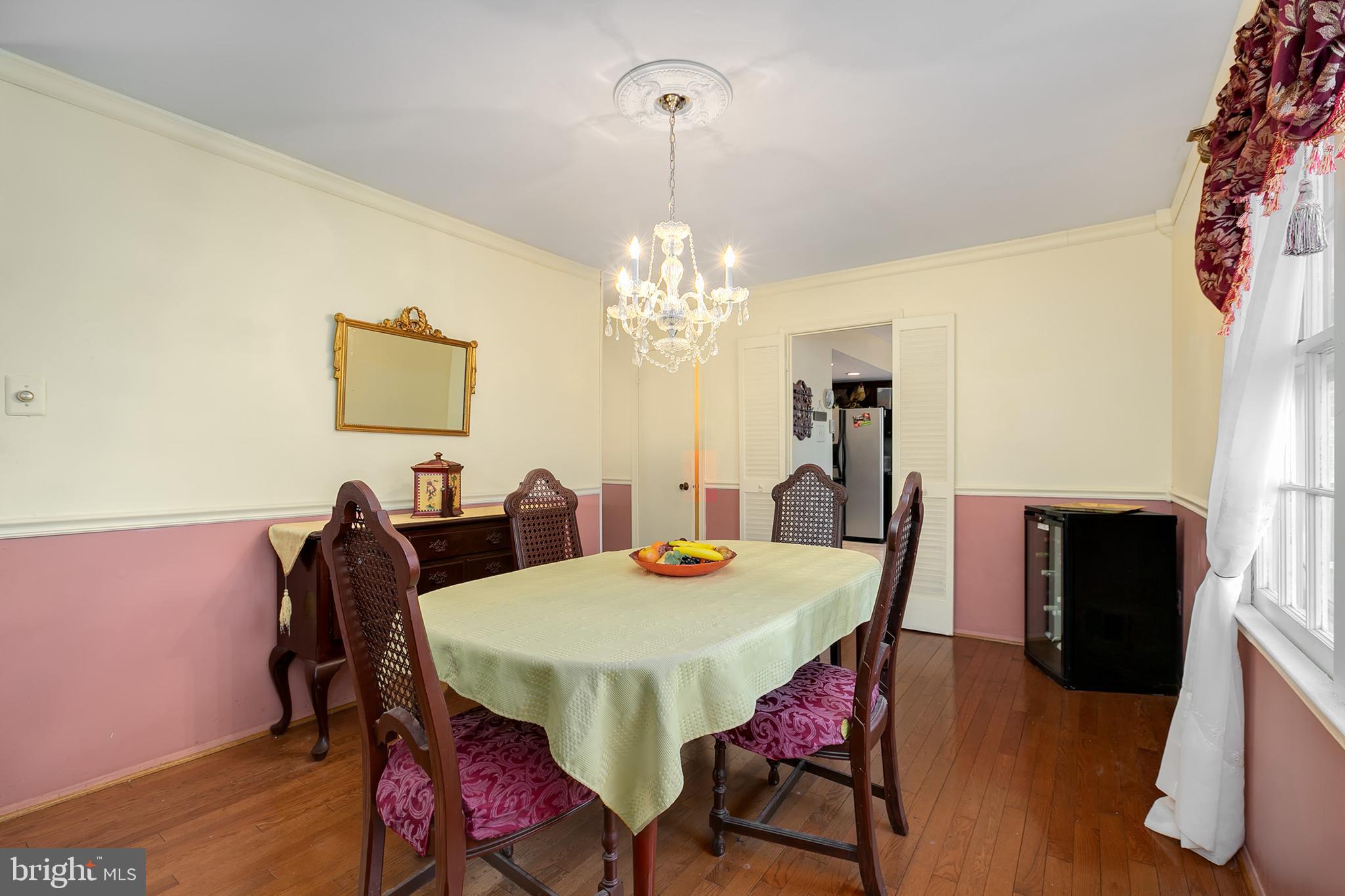 12349 Coleraine Court Reston, VA 20191 - Photo 6 of 36