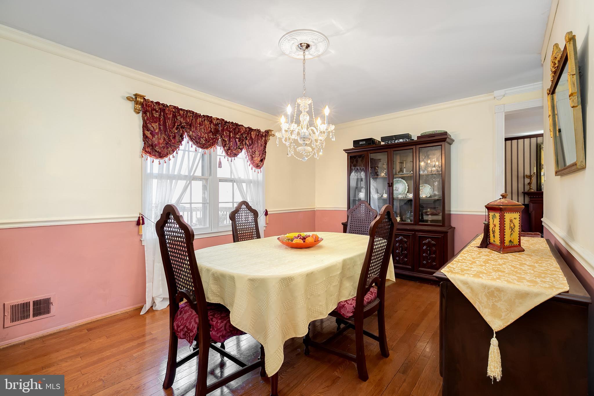 12349 Coleraine Court Reston, VA 20191 - Photo 8 of 36