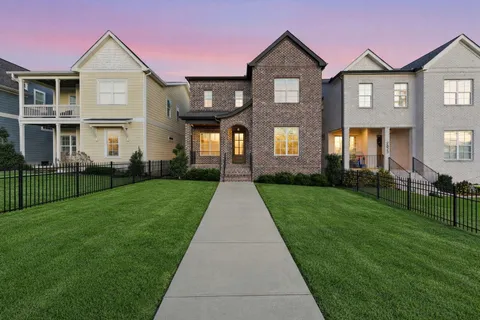 $1,250,000 | 2621 Barclay Drive, Nashville, TN 37206