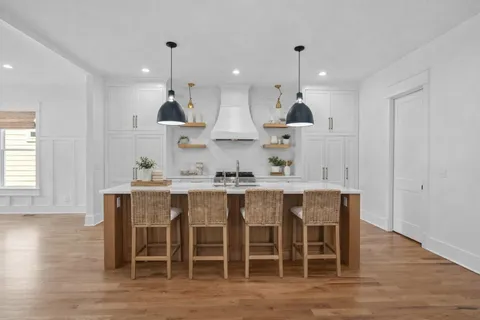 $1,250,000 | 2621 Barclay Drive, Nashville, TN 37206