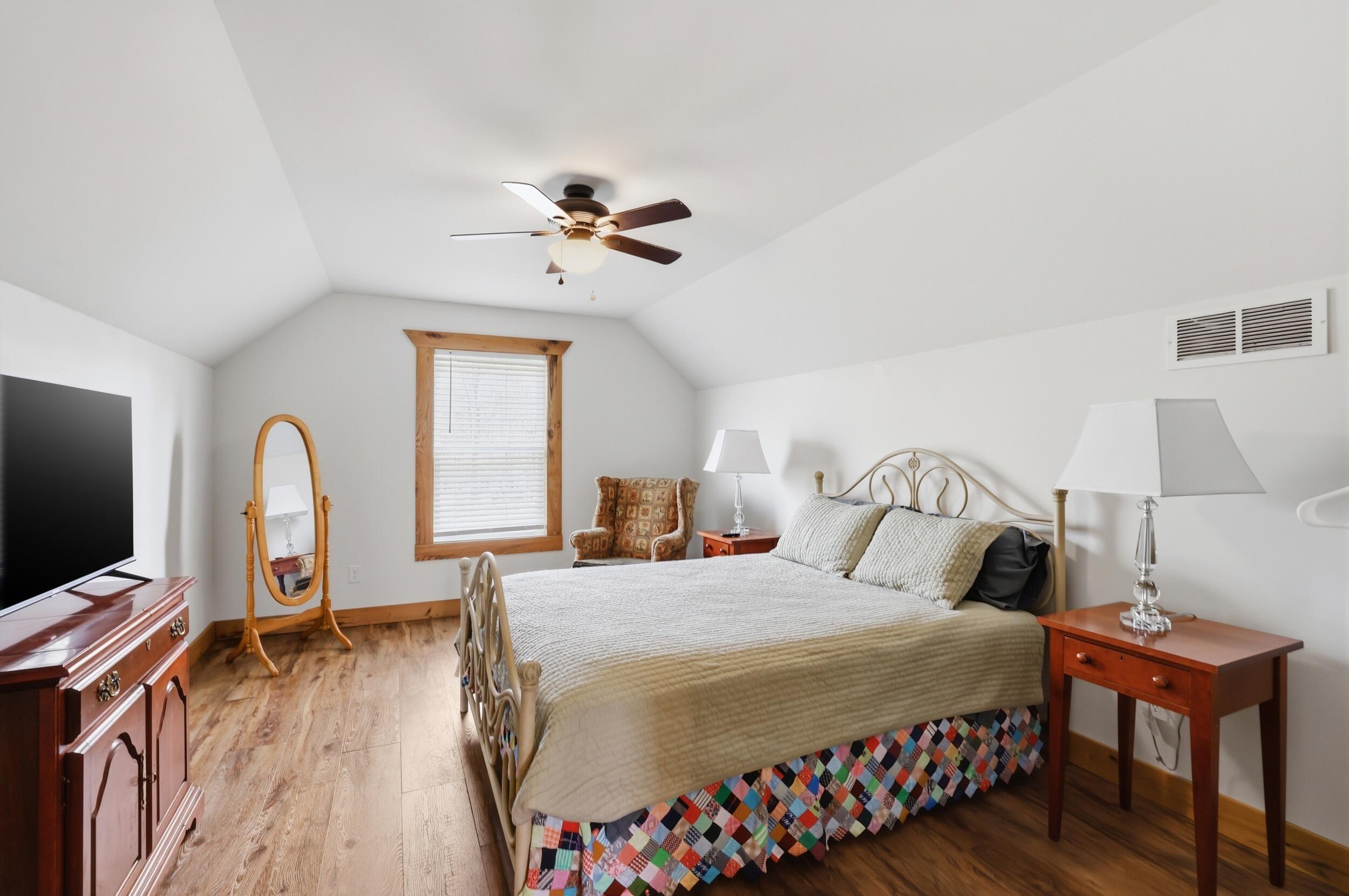 376-378 Shugars Hill Road Liberty, KY 42539 - Photo 37 of 42 The Cabin bedroom 3